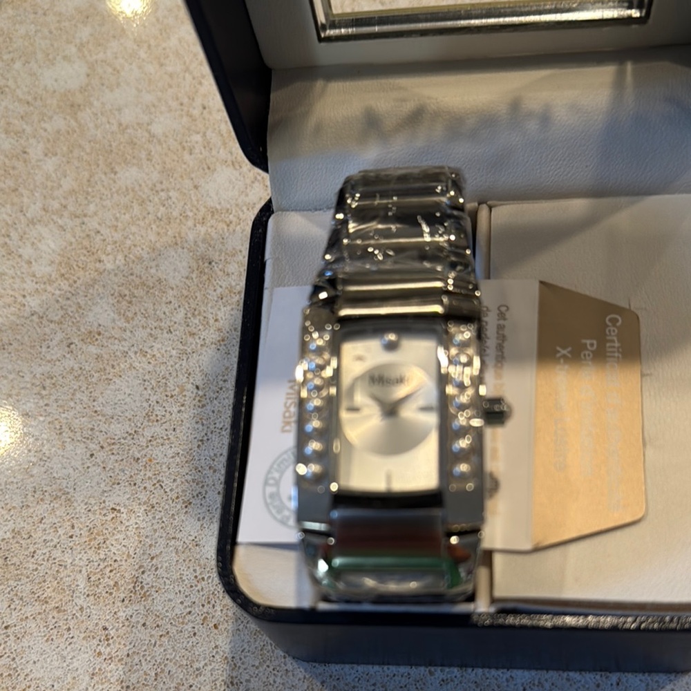 Silver Smartwatch - Picture 4 of 5